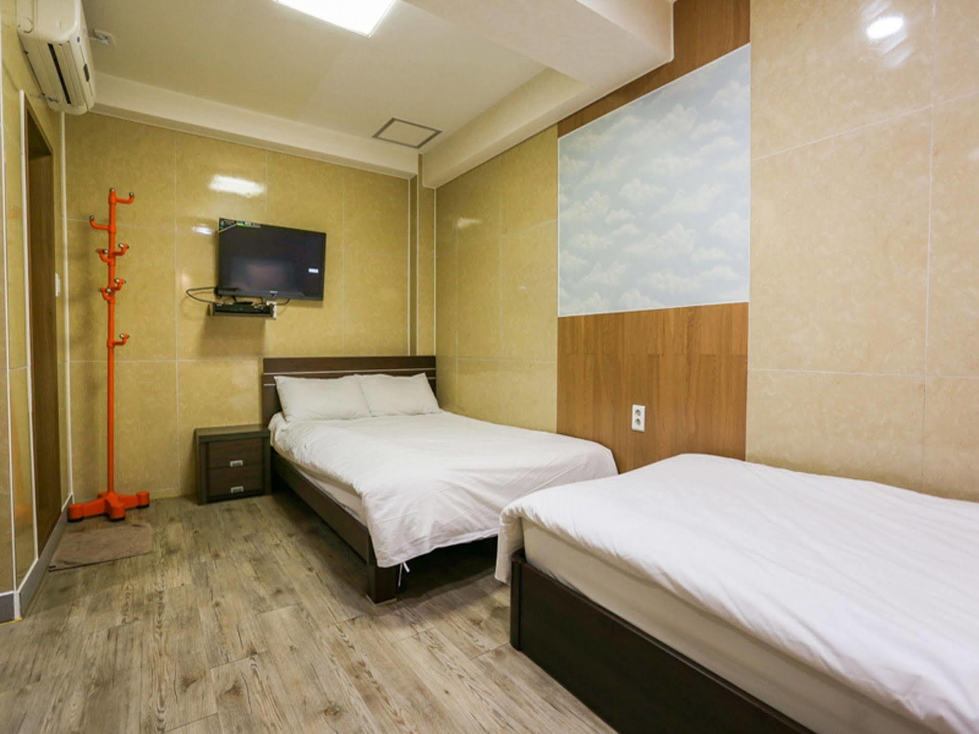 Guesthouse Myeongdong 2 Seul Dış mekan fotoğraf