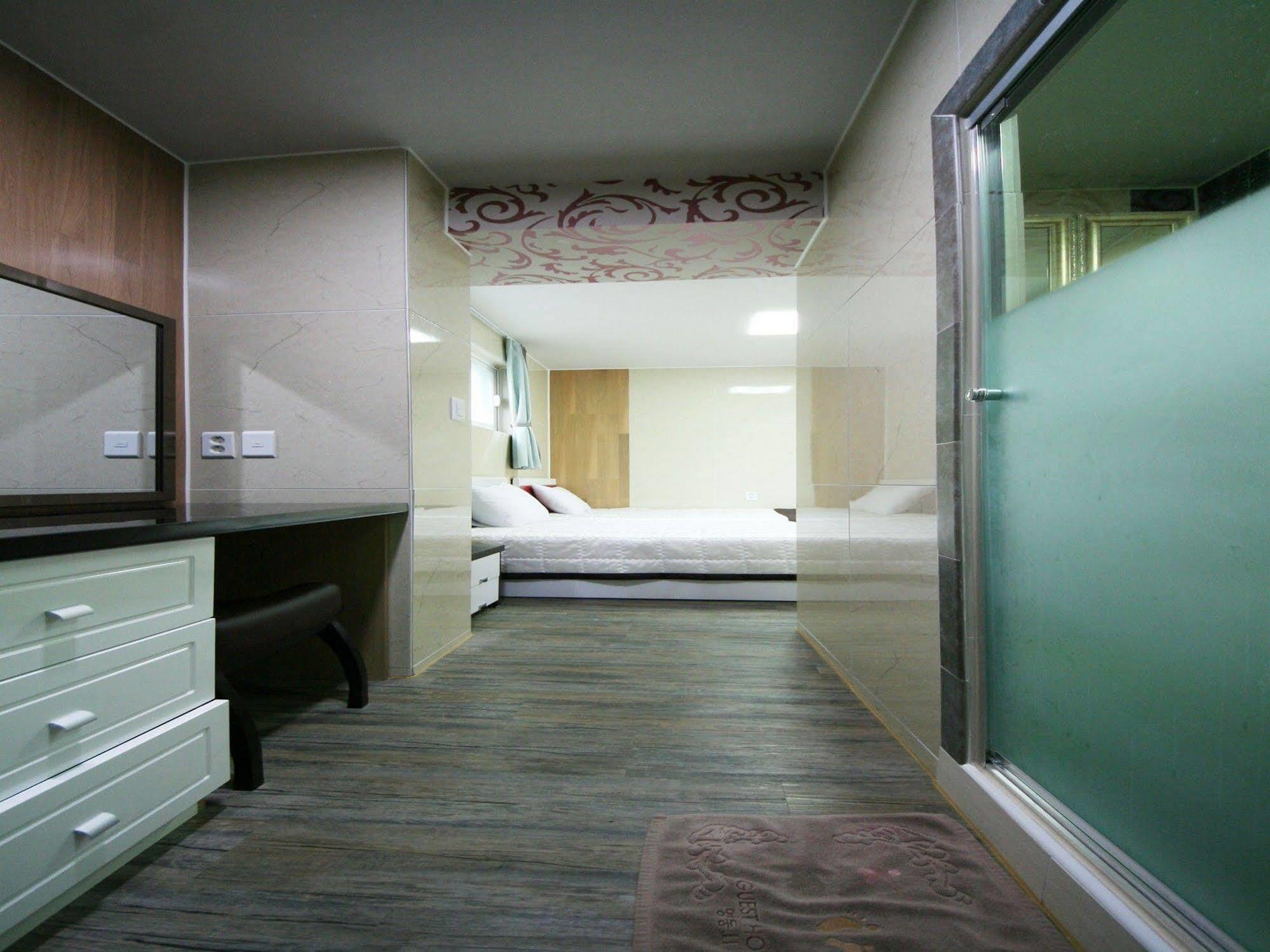 Guesthouse Myeongdong 2 Seul Dış mekan fotoğraf